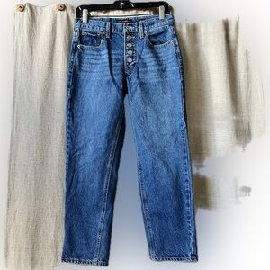 Lucky Brand Boy mid-rise relaxed button fly jeans 0 /25 gorgeous jeans!